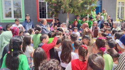 Ovakent Belediye Başkanı Tuncay Erdoğan, Anneler Günü kapsamında düzenlenen okul