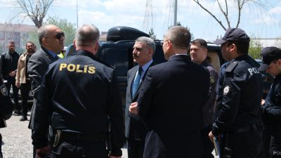 Yozgat Valisi Mehmet Ali Özkan, yenilenmesi planlanan Erdoğan Akdağ Mahallesi'ndeki