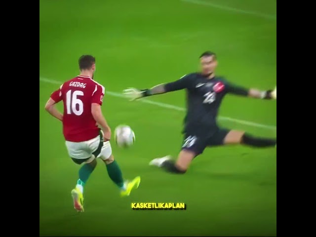 Türkiye Futbol Federasyonu (TFF), 22 hakem ve 27 futbolcuyu Profesyonel