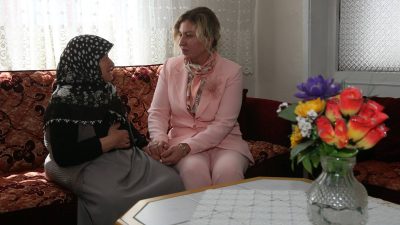 Yozgat Valisi Mehmet Ali Özkan’ın eşi Arzu Özkan, Anneler Günü’nde