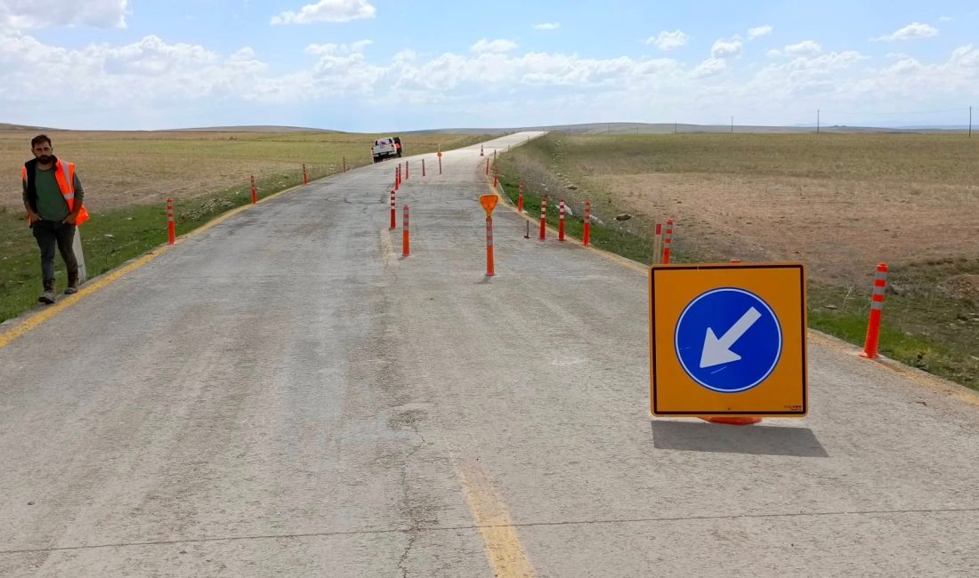 Yamaçlı Kasabası ile Yenifakılı arasındaki yolda meydana gelen çökme nedeniyle,