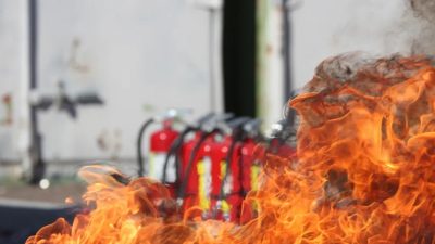 Yozgat Abide İşhanı'nda çıkan yangın, itfaiyenin müdahalesiyle kontrol altına alındı;