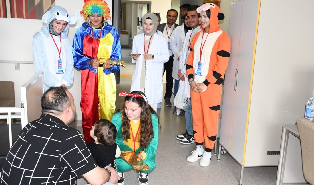 YOBÜ Çocuk Gelişimciler Topluluğu, Yozgat Şehir Hastanesi’nde tedavi gören çocuklara