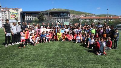 Yozgat’ta 21 ilkokulun katılımıyla düzenlenen "Küçükler Futbol Şenliği" büyük heyecana