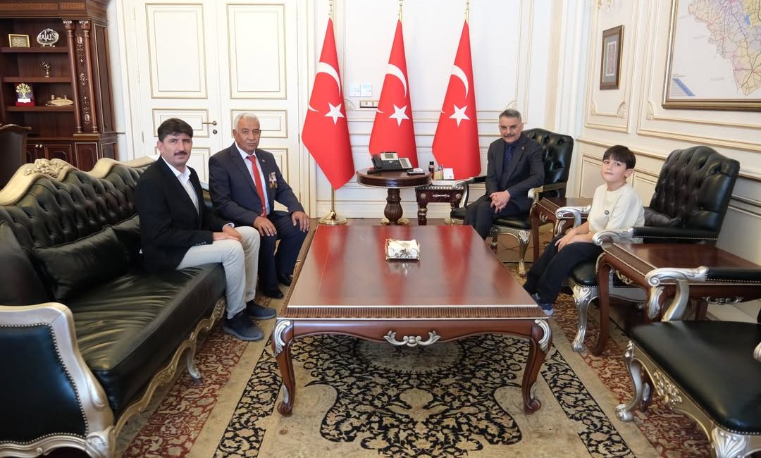 Yerköy Şehit Aileleri Derneği Başkanı Fatih Tez ve Kıbrıs Gazisi