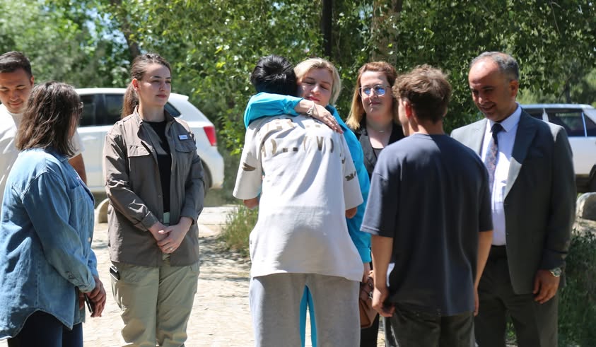 Yozgat Valisi Mehmet Ali Özkan'ın eşi Arzu Özkan, Çocuk Evleri