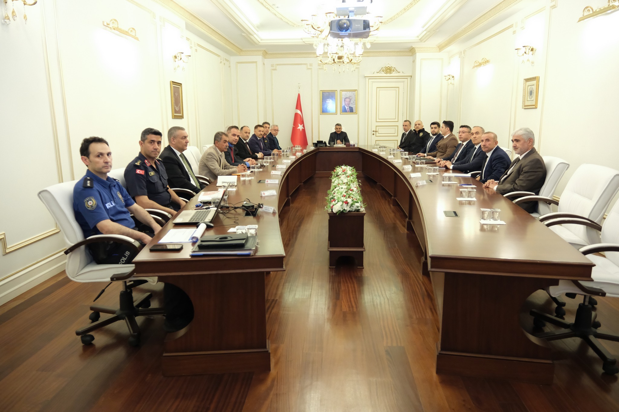 Yozgat Valisi Mehmet Ali Özkan’ın başkanlığında gerçekleştirilen toplantıda, Kurban Bayramı