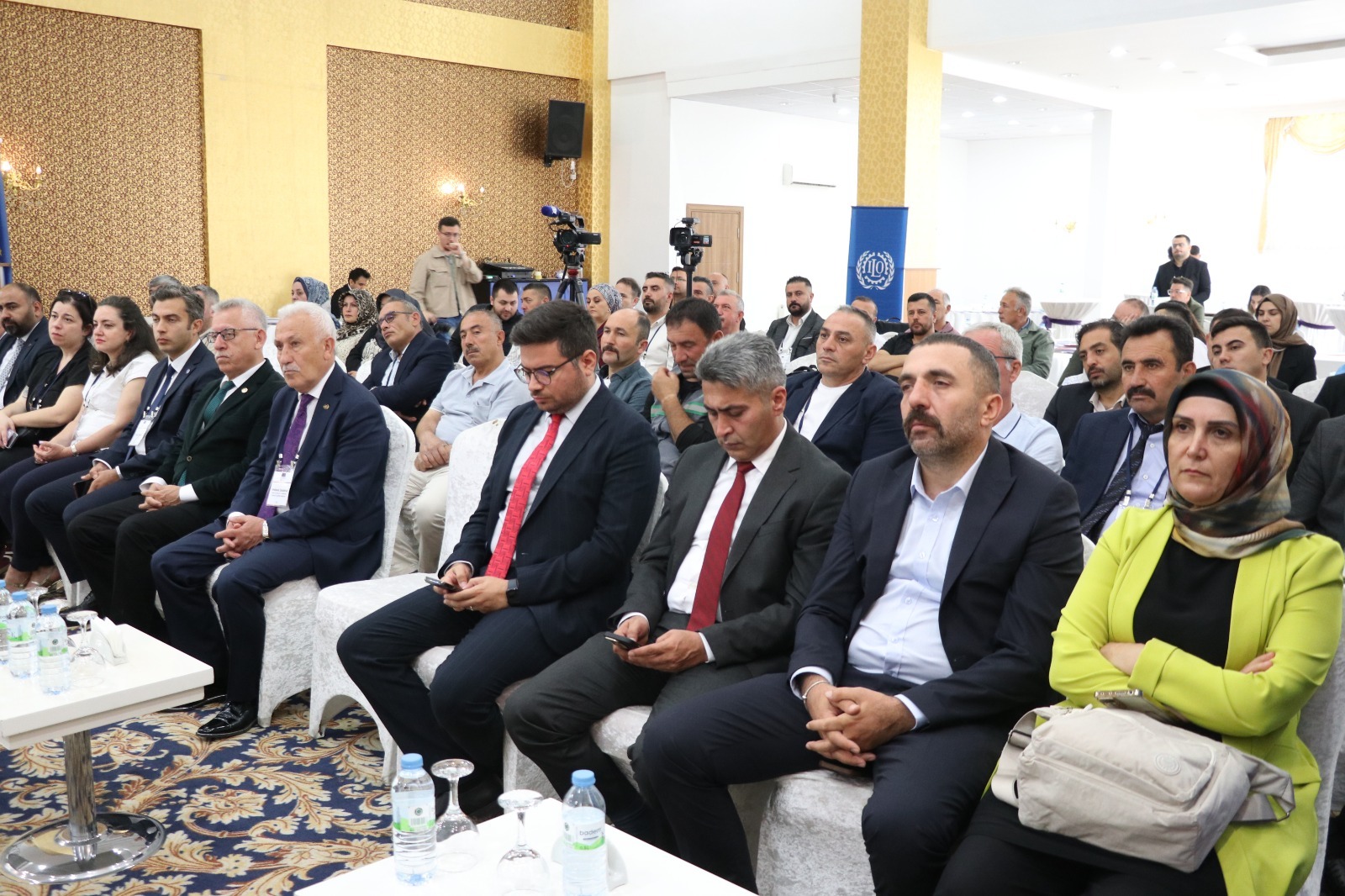 HAK-İŞ ve Hizmet-İş Sendikası öncülüğünde Yozgat’ta düzenlenen eğitim programında taşerondan