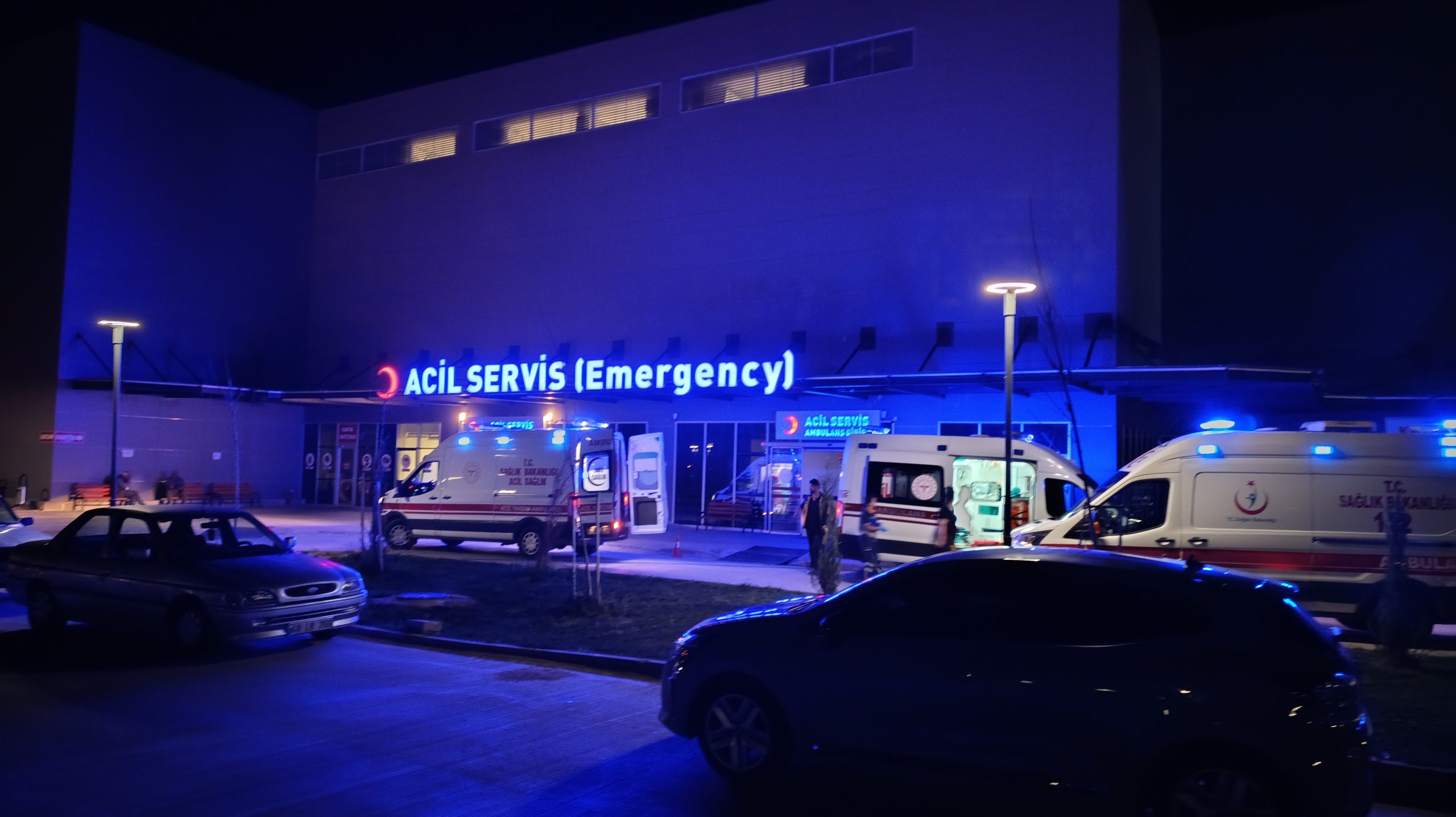 Yerköy-Ankara karayolunda meydana gelen kazada, otomobilin şarampole devrilmesi sonucu 4