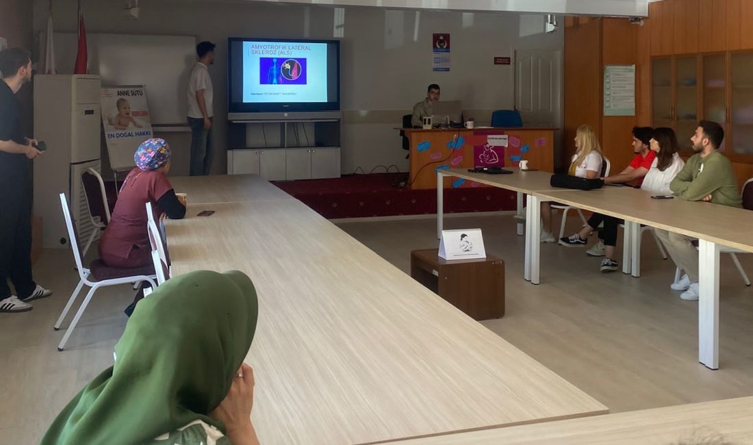 Yozgat Merkez Toplum Sağlığı Merkezi'nde gerçekleştirilen eğitim programında intörn doktorlar,