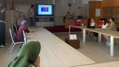 Yozgat Merkez Toplum Sağlığı Merkezi'nde gerçekleştirilen eğitim programında intörn doktorlar,