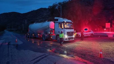 Yozgat İl Jandarma Komutanlığı ekipleri, yük taşıyan araçlara yönelik gerçekleştirdiği