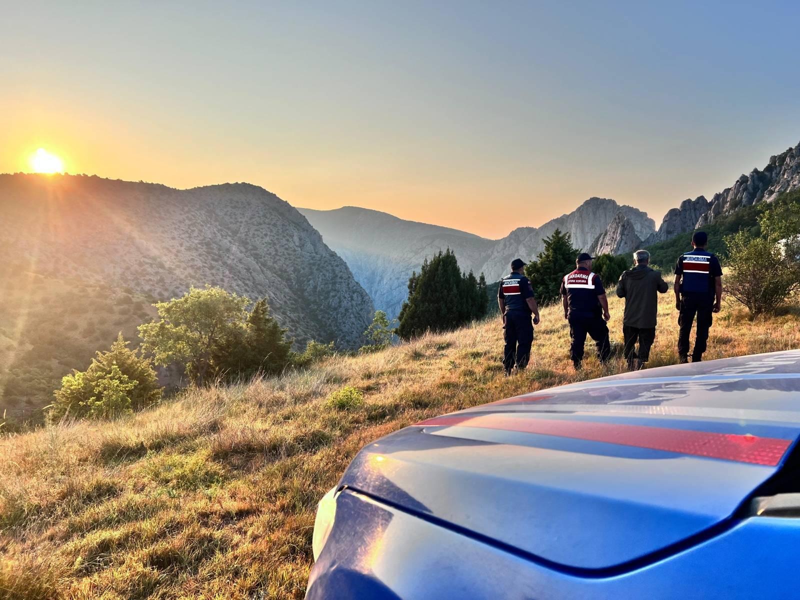 Yozgat Kazankaya Kanyonu’nda doğaya bırakılan dağ keçileri, jandarma ekipleri ve