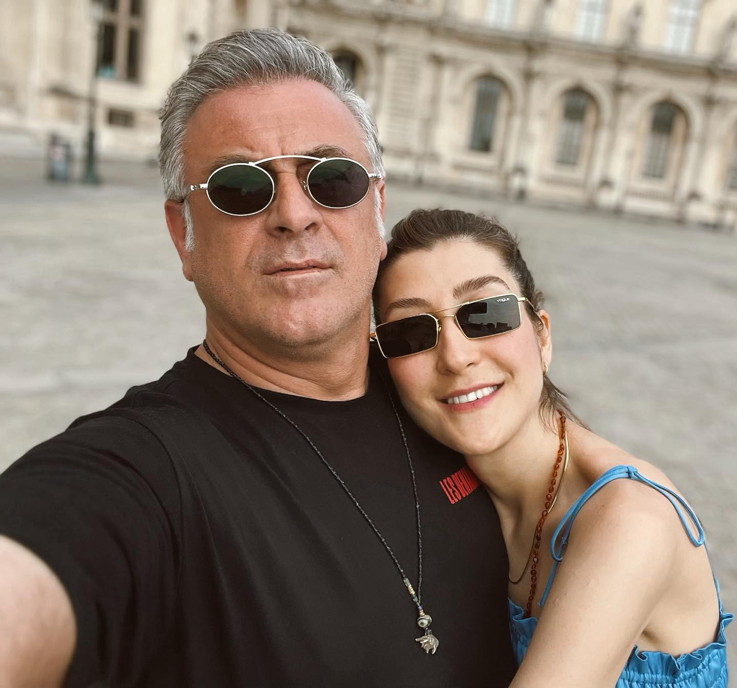 Ünlü oyuncu Turgut Tunçalp ve eşi İlayda Atmaca, oğulları Pamir’i