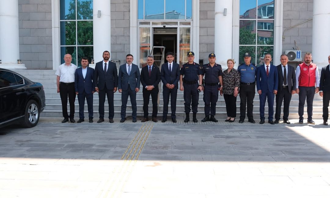 Yozgat Valisi Mehmet Ali Özkan, Yerköy Kaymakamlığı’nı ziyaret ederek ilçedeki