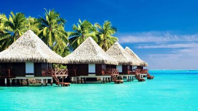 Denizlerin ortasında, karadan uzakta, kendine has bir atmosfere sahip olan