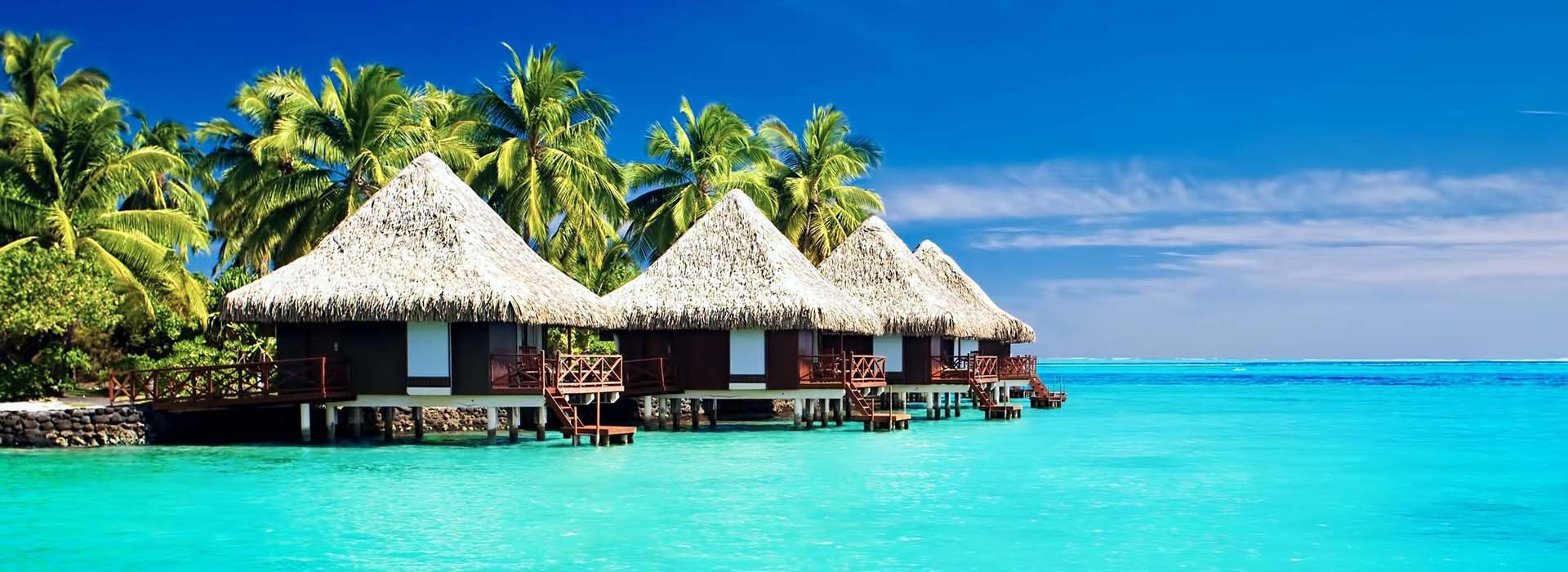 Denizlerin ortasında, karadan uzakta, kendine has bir atmosfere sahip olan