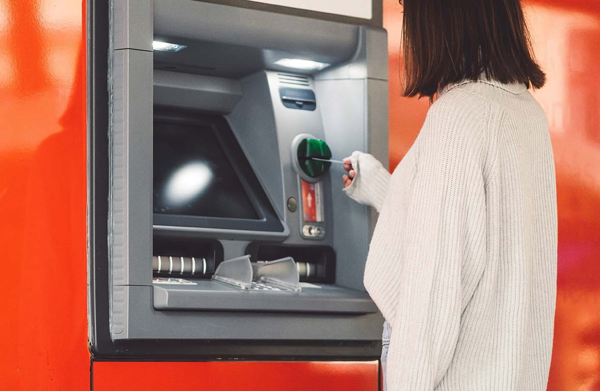 Yüksek enflasyon nedeniyle artan nakit ihtiyacı, ATM’lerde kriz yarattı. Bankalar,