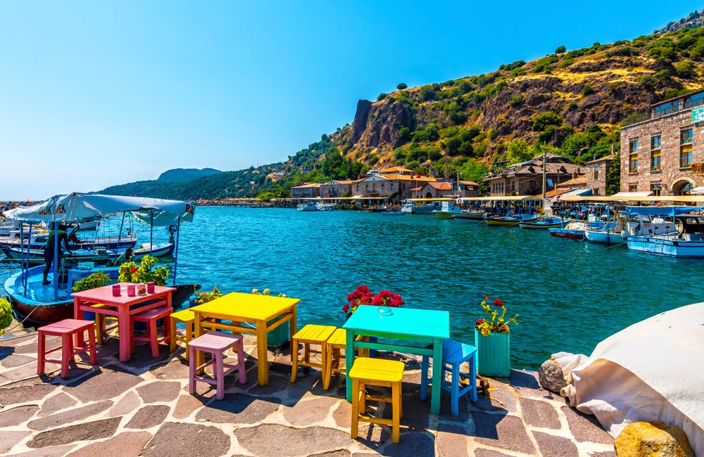 Ayvacık'ta Doğa ve Tarihin Kucaklaştığı Yerler: Unutulmaz Bir Gezi Rotası