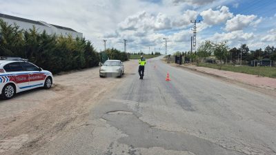 Yozgat’ta Trafik Jandarması ekipleri, “Özel Trafik Denetimi”nde 276 aracı kontrol