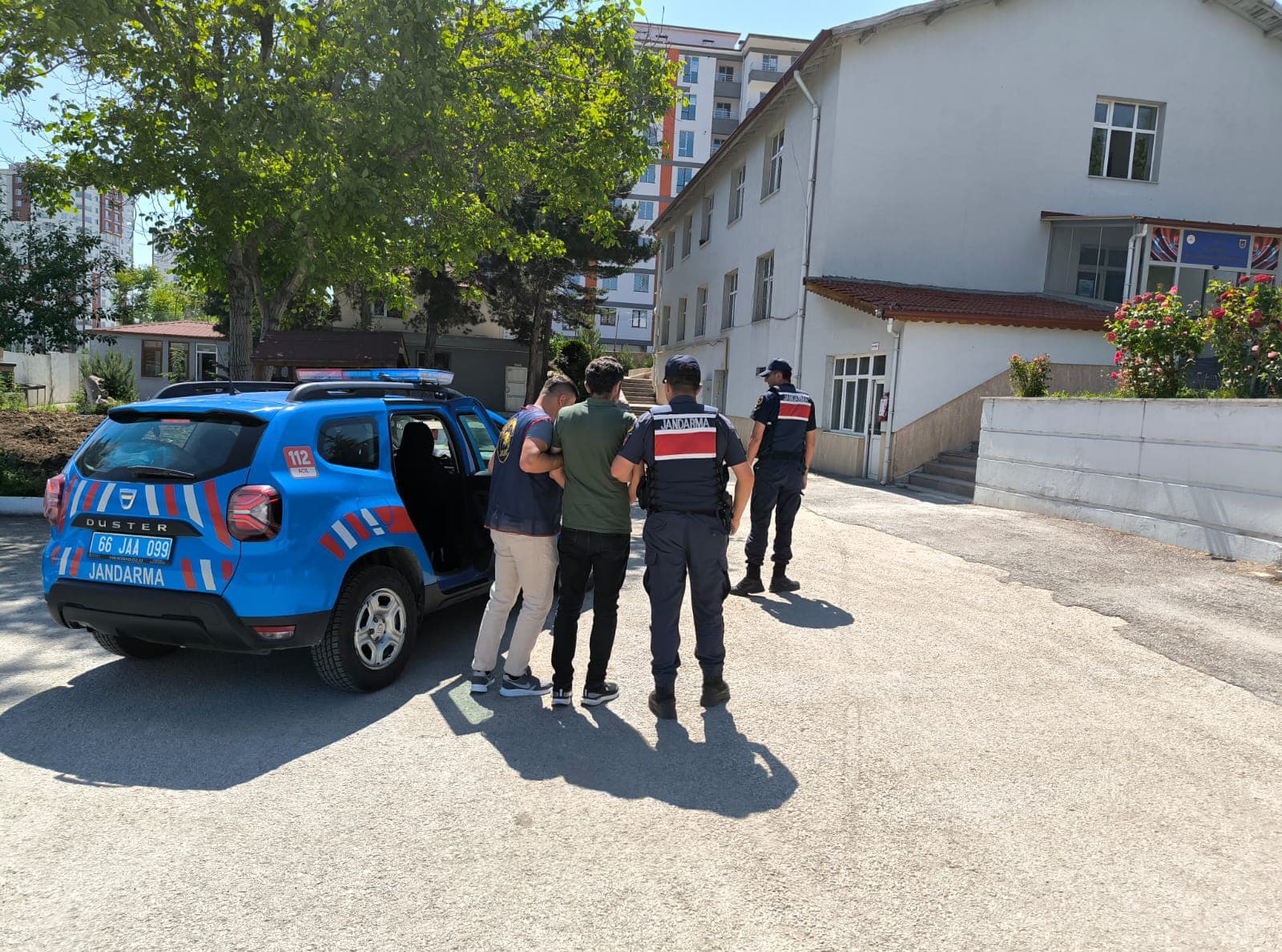 Yozgat İl Jandarma Komutanlığı ekipleri tarafından Akdağmadeni ilçesinde düzenlenen operasyonla,