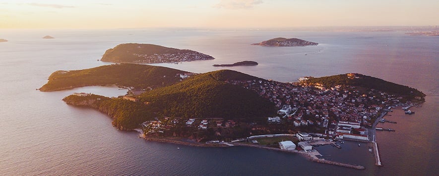 İstanbul’da yaşayan çiftlerin aşklarını tazeleyeceği, romantik yerleri bir araya getirdik!