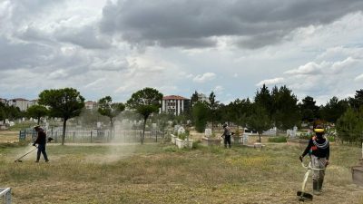 Boğazlıyan’da bayram öncesi mezarlık temizlik ve düzenleme çalışmaları titizlikle sürüyor.