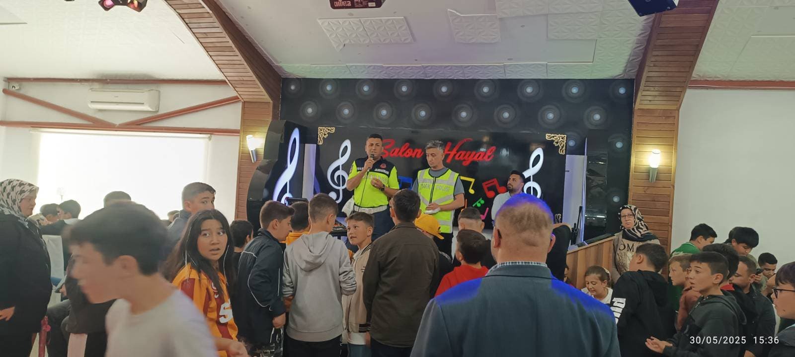 Boğazlıyan’da Motofest kapsamında düzenlenen trafik eğitimi seminerinde çocuklara güvenli sürüş