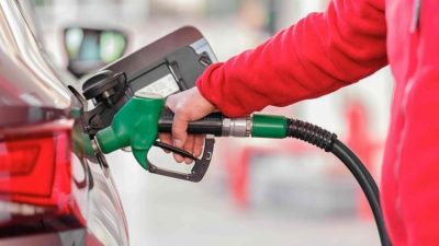 Döviz kurları ve petrol fiyatlarındaki değişiklikler, akaryakıt fiyatlarını etkilemeye devam