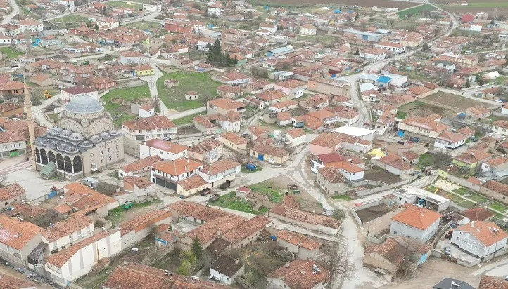 Ovakent Belediye Başkanı Tuncay Erdoğan, kasaba için yapılan hizmetlerde gelinen