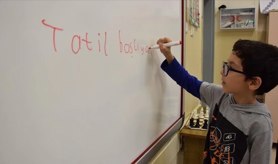 Öğrenciler, Kasım ara tatiline girecek. Milli Eğitim Bakanlığı'na göre tatil