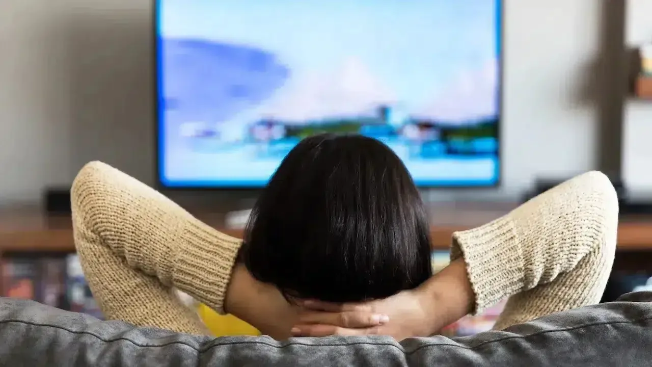 8 Kasım 2025 Cumartesi günü televizyon ekranlarında pek çok dizi,