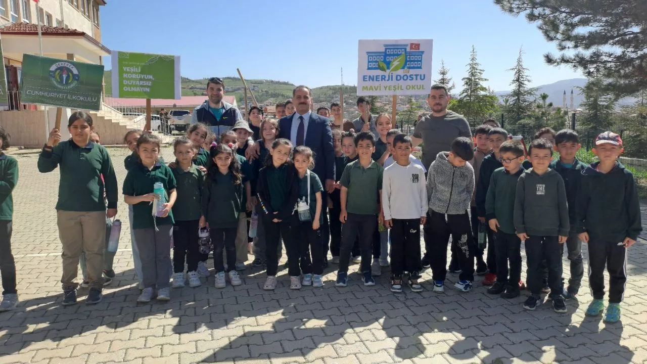 Çekerek'teki okullarda sürdürülebilirlik bilincini artırmaya yönelik projeler kapsamında Cumhuriyet İlkokulu,