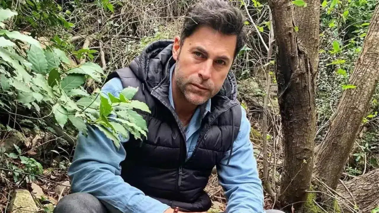 Ünlü oyuncu Kıvanç Kasabalı'nın babası Niyazi Kasabalı hayatını kaybetti. 