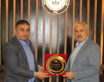 Esenyurt Yozgatlılar Derneği Başkanı Ramazan Tülek ile iş insanı Turgay