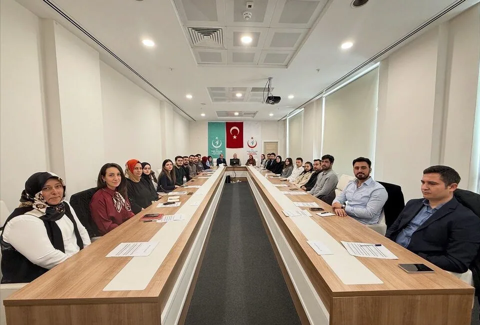 İl Sağlık Müdürlüğü, tütün bağımlılığıyla mücadele amacıyla sağlık profesyonellerine kapsamlı