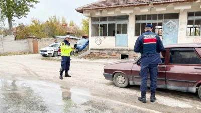 Yozgat’ın Sarıkaya ilçesinde, emniyet kemeri takmayan sürücülere yönelik denetimlerde toplam