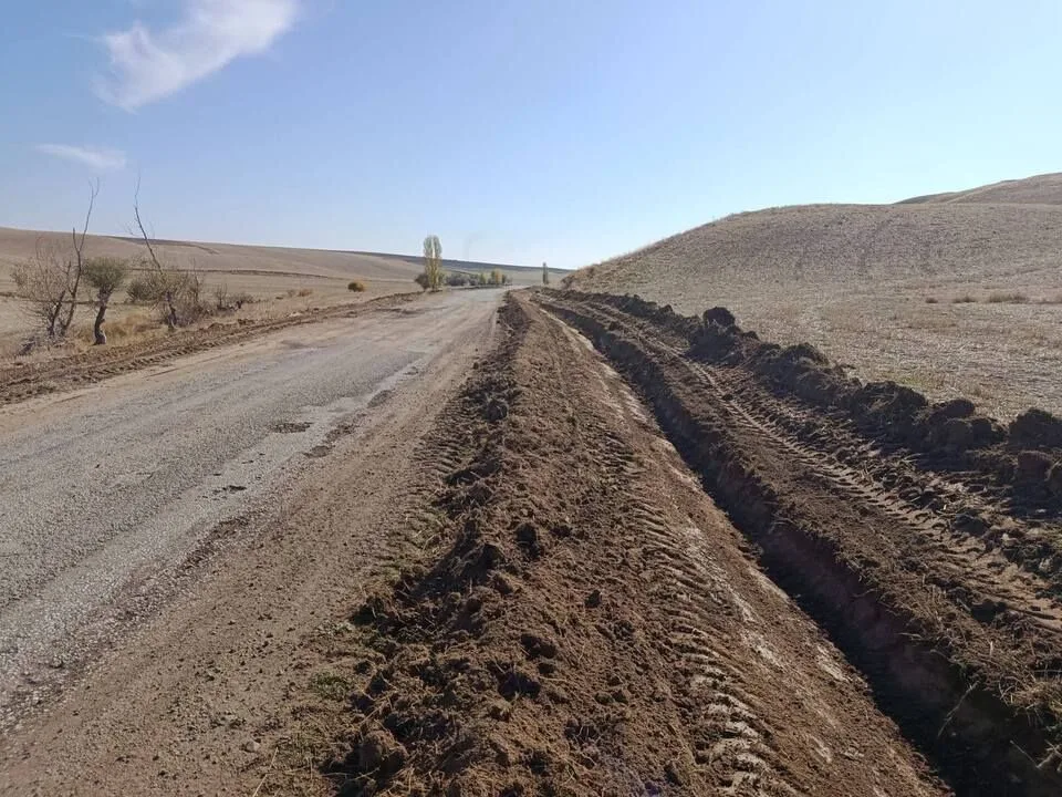 Şefaatli Kaymakamlığı, ilçeye bağlı köylerde yürütülen temizlik ve altyapı çalışmalarının