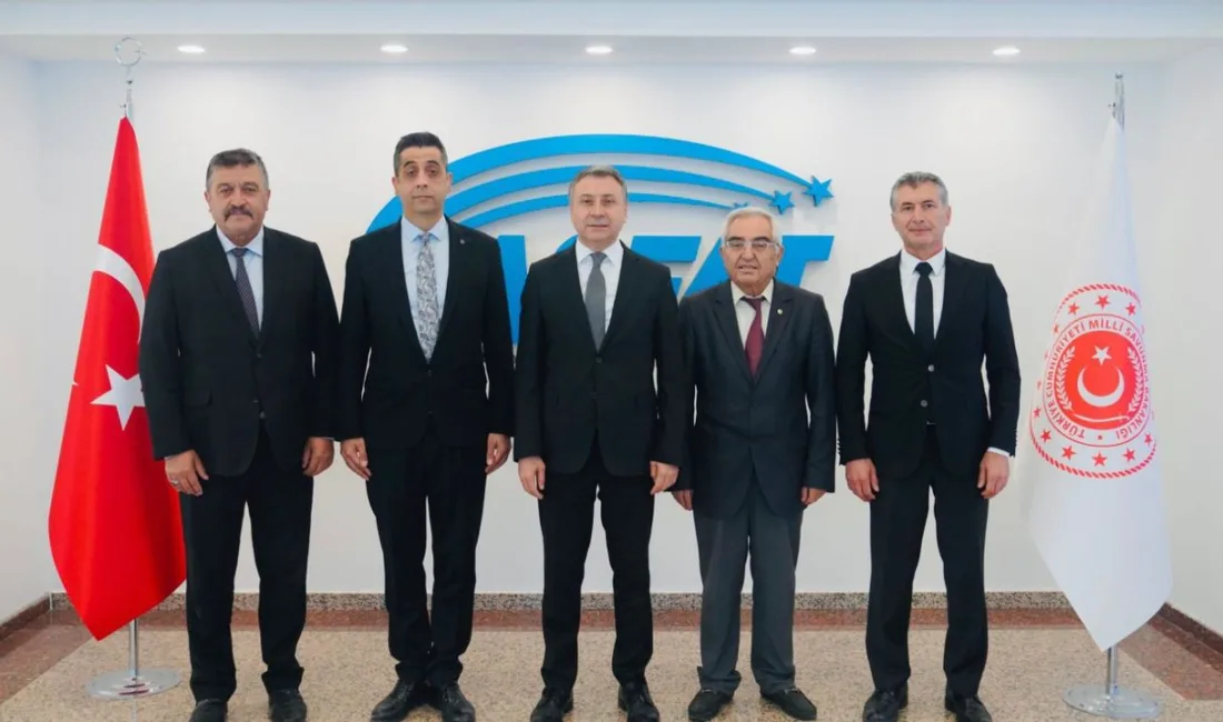 Yozgatlı Dernekler Federasyonu Genel Başkanı Selçuk Bağcı, yönetim kurulu üyeleriyle