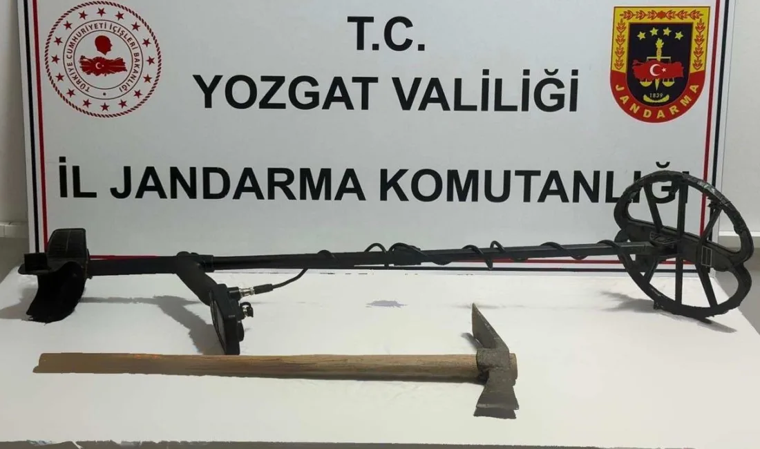 Yozgat'ın Çekerek ilçesinde jandarma ekipleri, izinsiz kazı yaptığı belirlenen bir