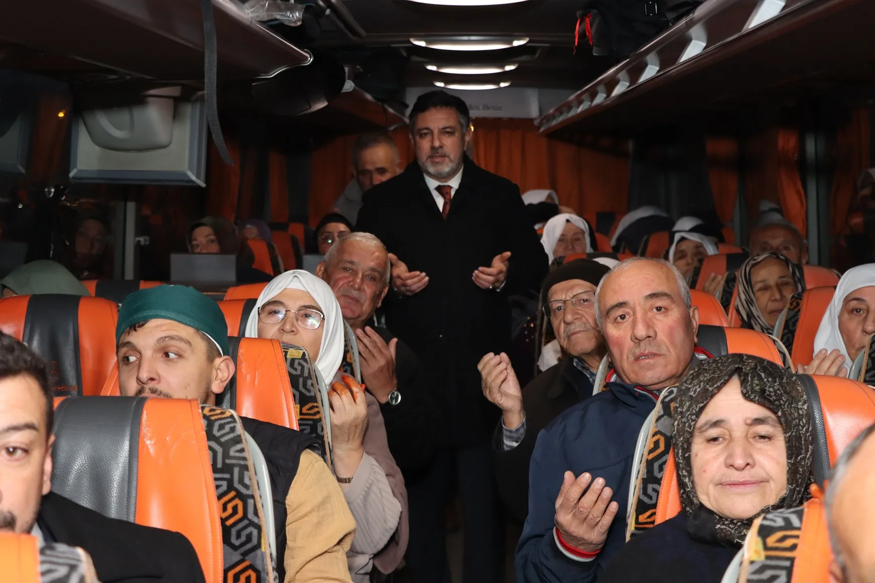 Yozgat’ın Yerköy ilçesinde, kutsal topraklara doğru yola çıkan umre kafilesi,