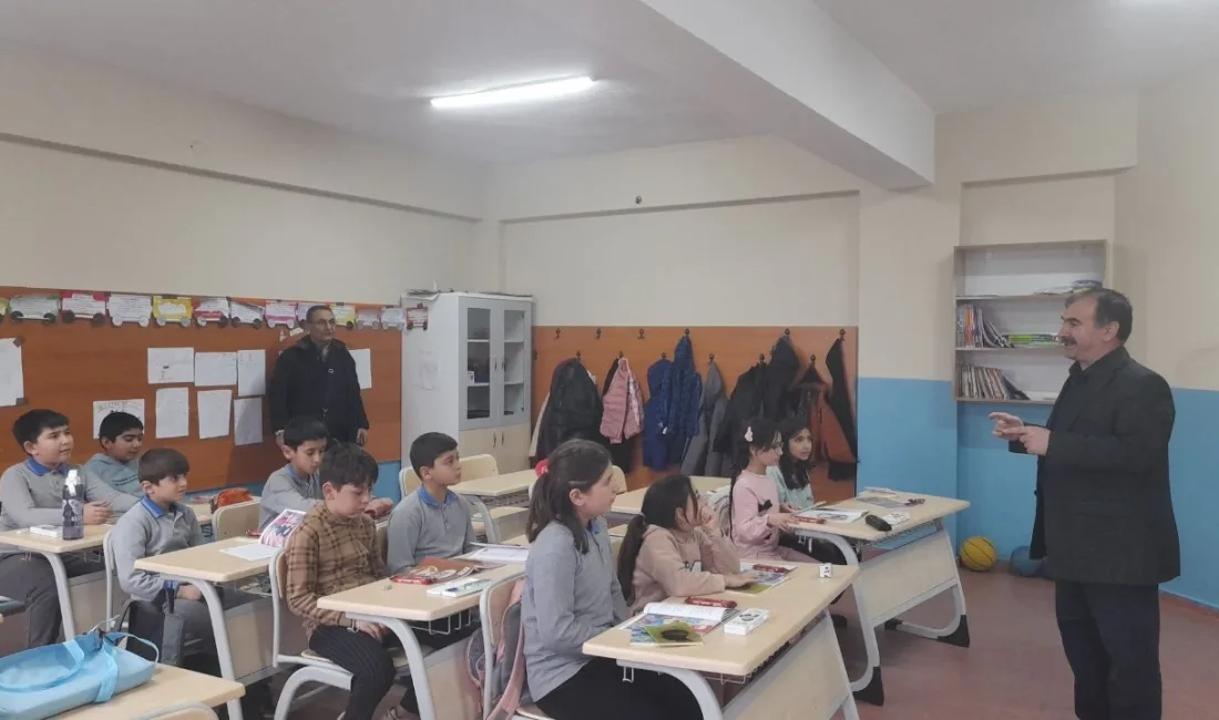 Akdağmadeni Mehmet Kaplan Ortaokulu tarafından düzenlenen “Bilim ve Kariyer Söyleşileri”