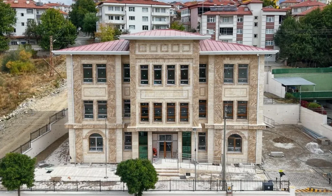 Yozgat Valiliği, Akdağmadeni İlçe Emniyet Müdürlüğü için yapımı sürdürülen yeni