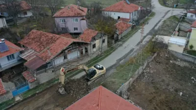 Akdağmadeni Belediyesi, kış mevsiminin zorlu hava koşullarına rağmen ilçe genelindeki