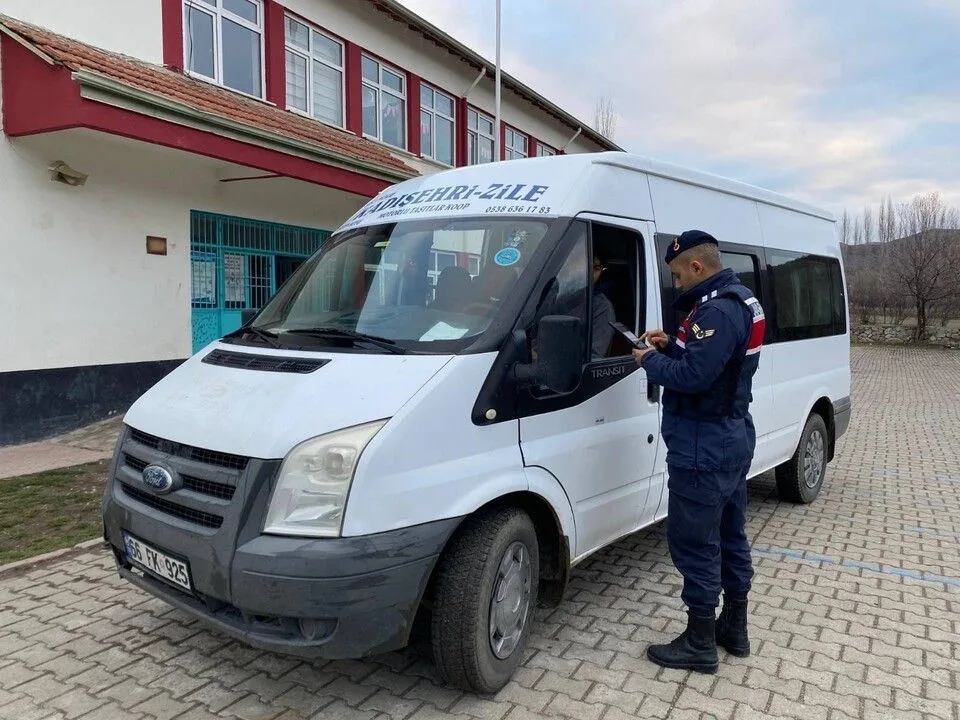Yozgat’ın Boğazlıyan ve Kadışehri ilçelerinde, İlçe Jandarma Komutanlıkları tarafından okullarda