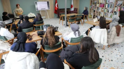Bozok Üniversitesi, bilimsel gelişimi desteklemek amacıyla düzenlediği etkinliklerle bağımlılık konusuna