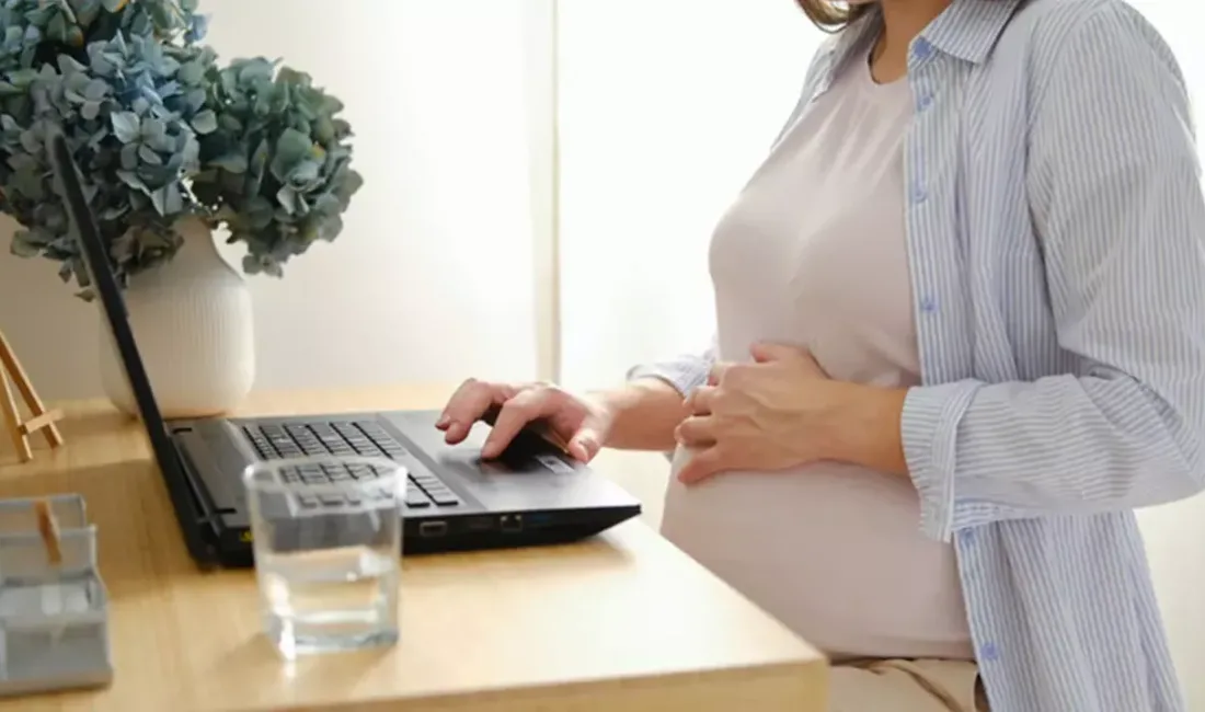 Anne ve babalar için izin sürelerini artıran düzenleme tamamlandı. 