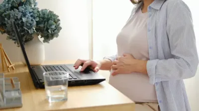 Anne ve babalar için izin sürelerini artıran düzenleme tamamlandı. 