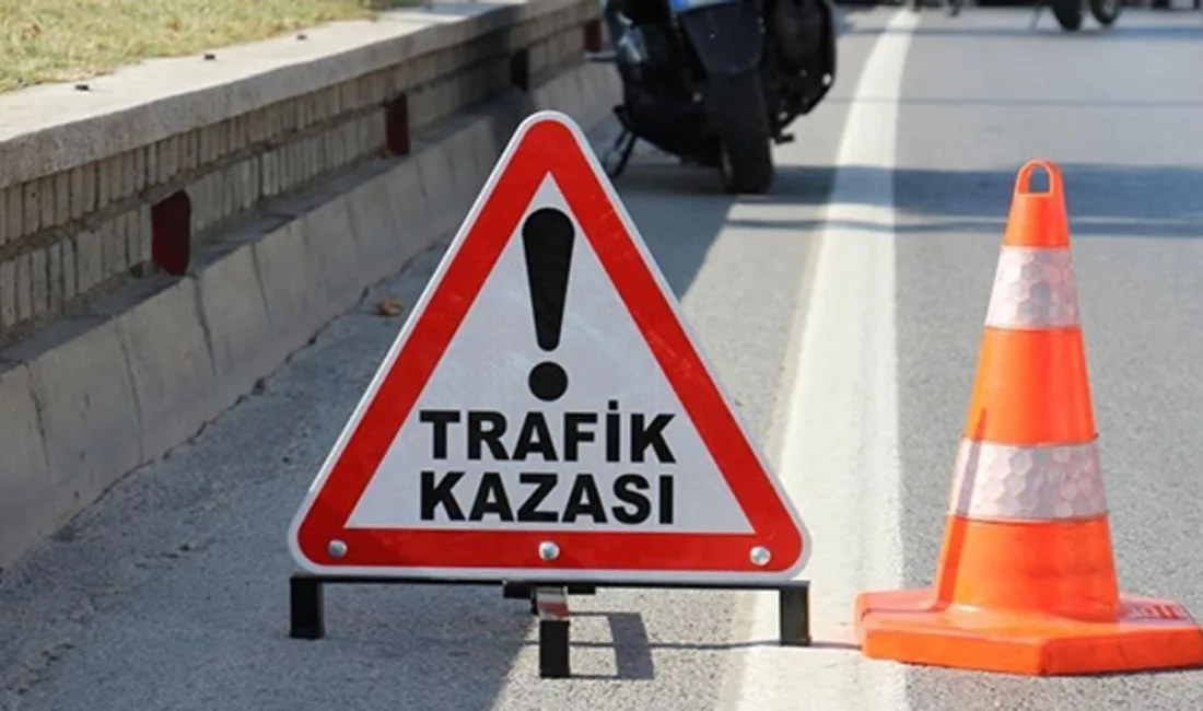 Sabaha karşı meydana gelen iki ayrı trafik kazasında 3 kişi