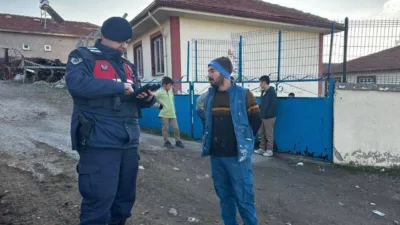 Yozgat’ın Kadışehri ve Akdağmadeni ilçelerinde jandarma ekipleri, ilkokul ve ortaokul